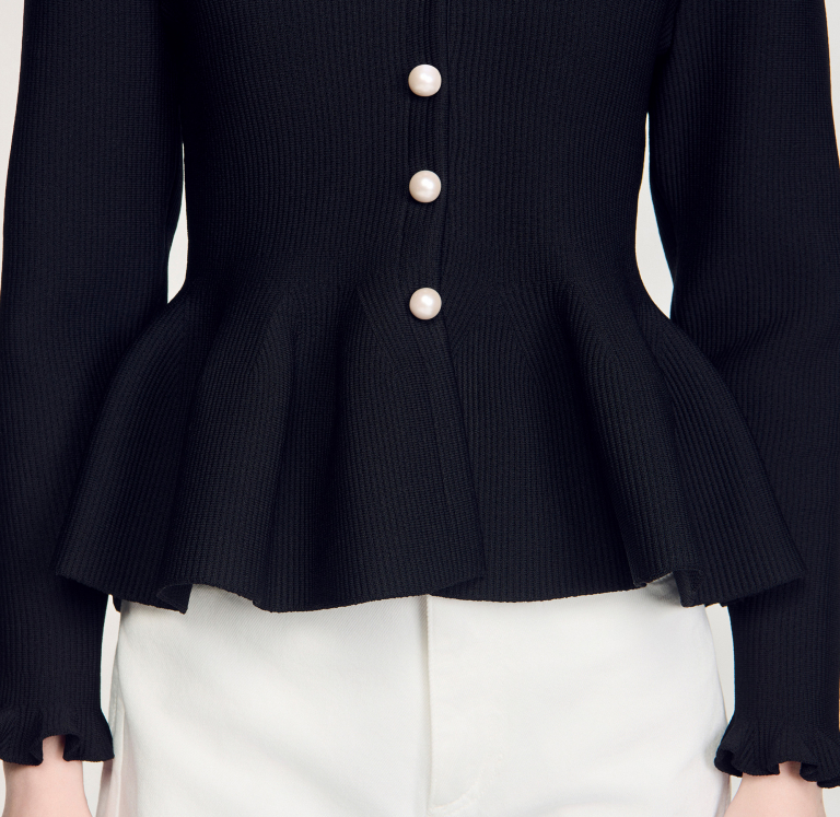 Жіночий чорний кардиган з баскою