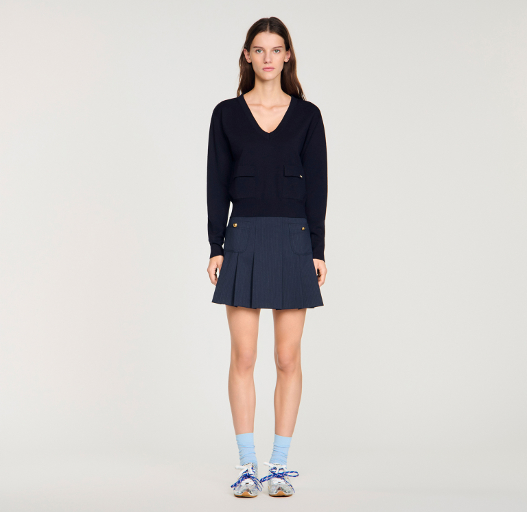 Женский синий джемпер с V-образным вырезом