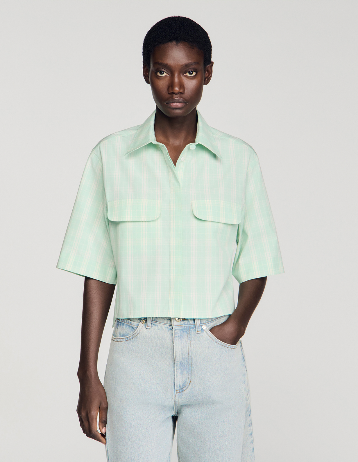 Женская рубашка в клетку с коротким рукавом_4