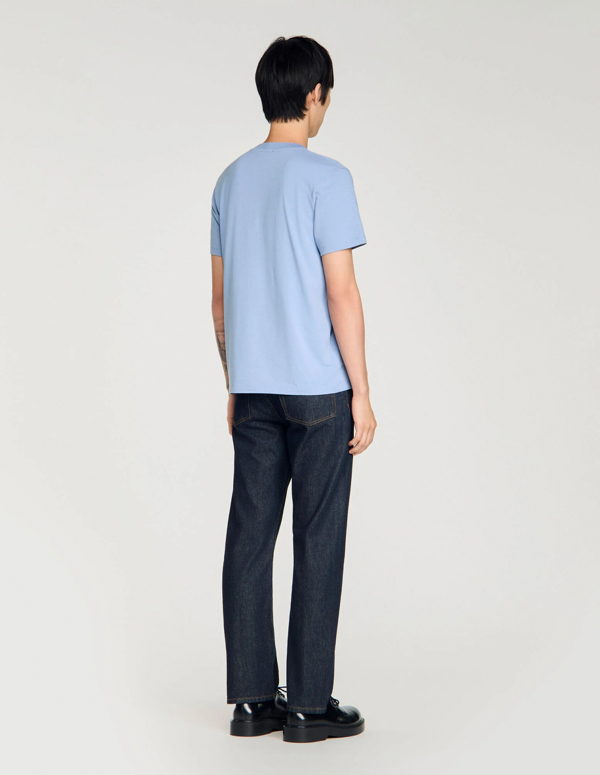 Чоловіча блакитна футболка з вишивкою коня_5