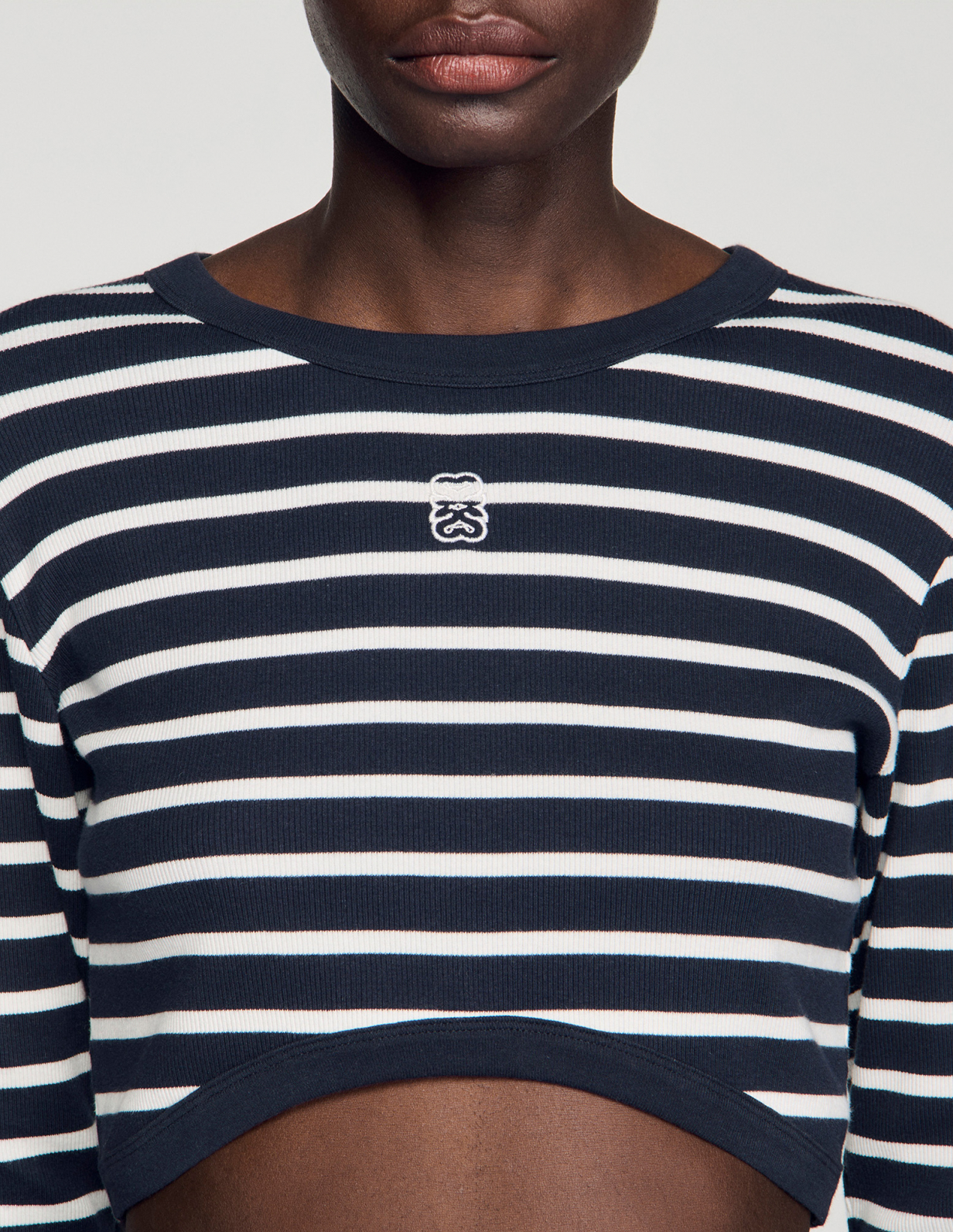 Женская укороченная футболка в полоску_3