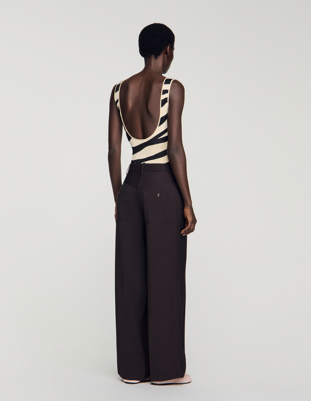 Жіночі коричневі широкі брюки_5