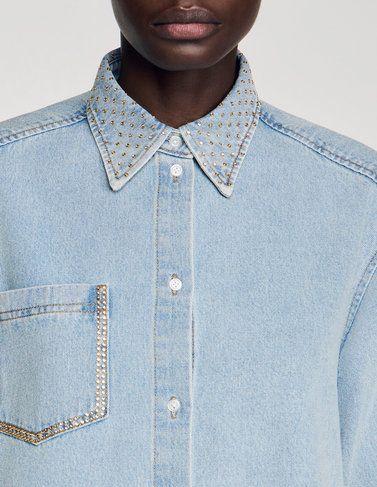 Жіноча джинсова сорочка зі стразами_3