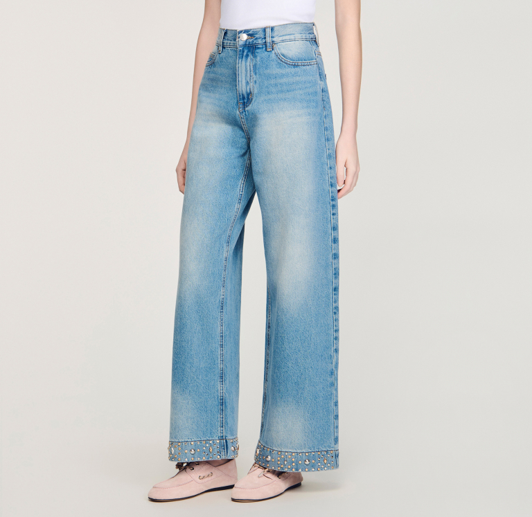 Женские синие широкие джинсы из заклепками