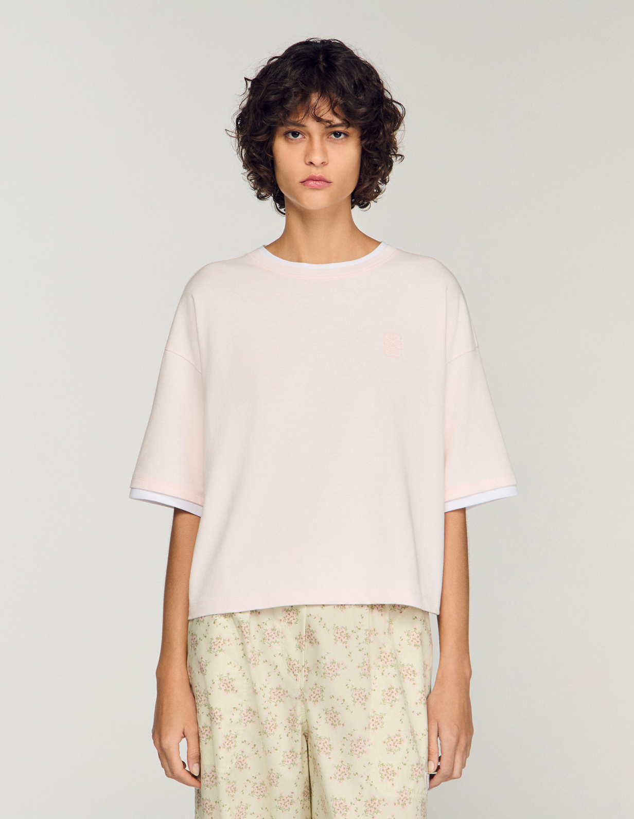 Женская футболка с контрастной отделкой_4