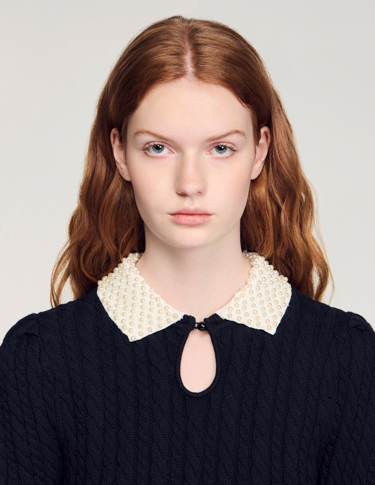 Жіночий джемпер крупної в'язки з коміром з перлів_3