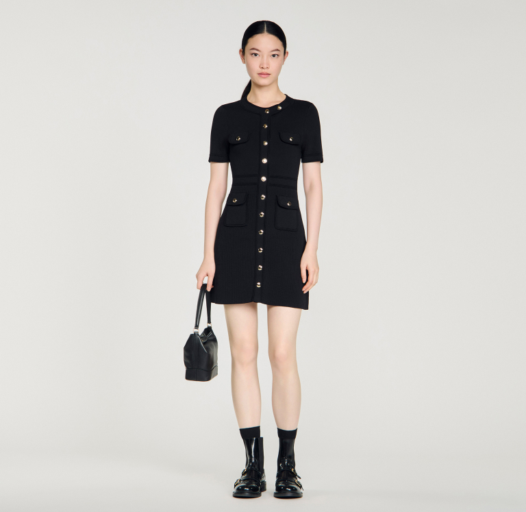 Женское короткое вязаное платье