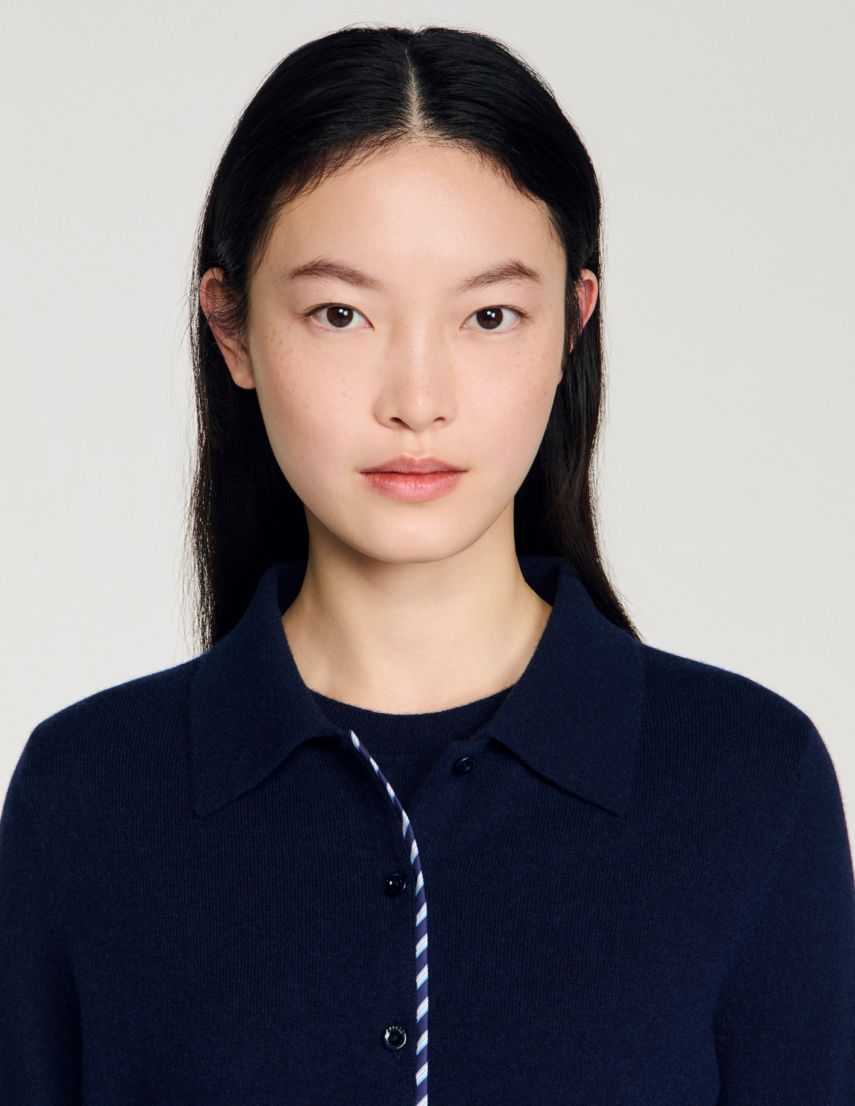 Женский синий кардиган с отделкой в полоску_3