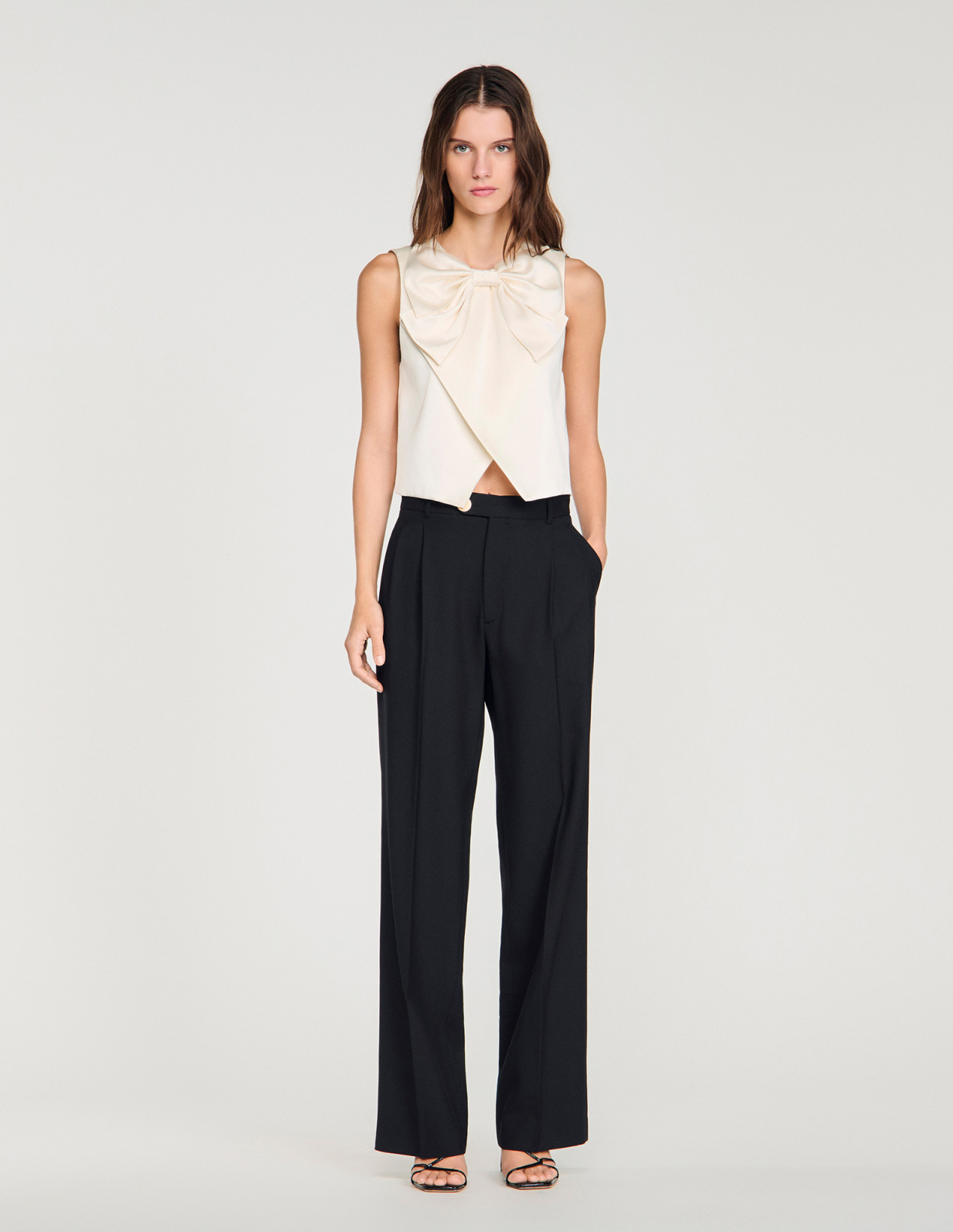 Жіночі класичні брюки зі складками_1