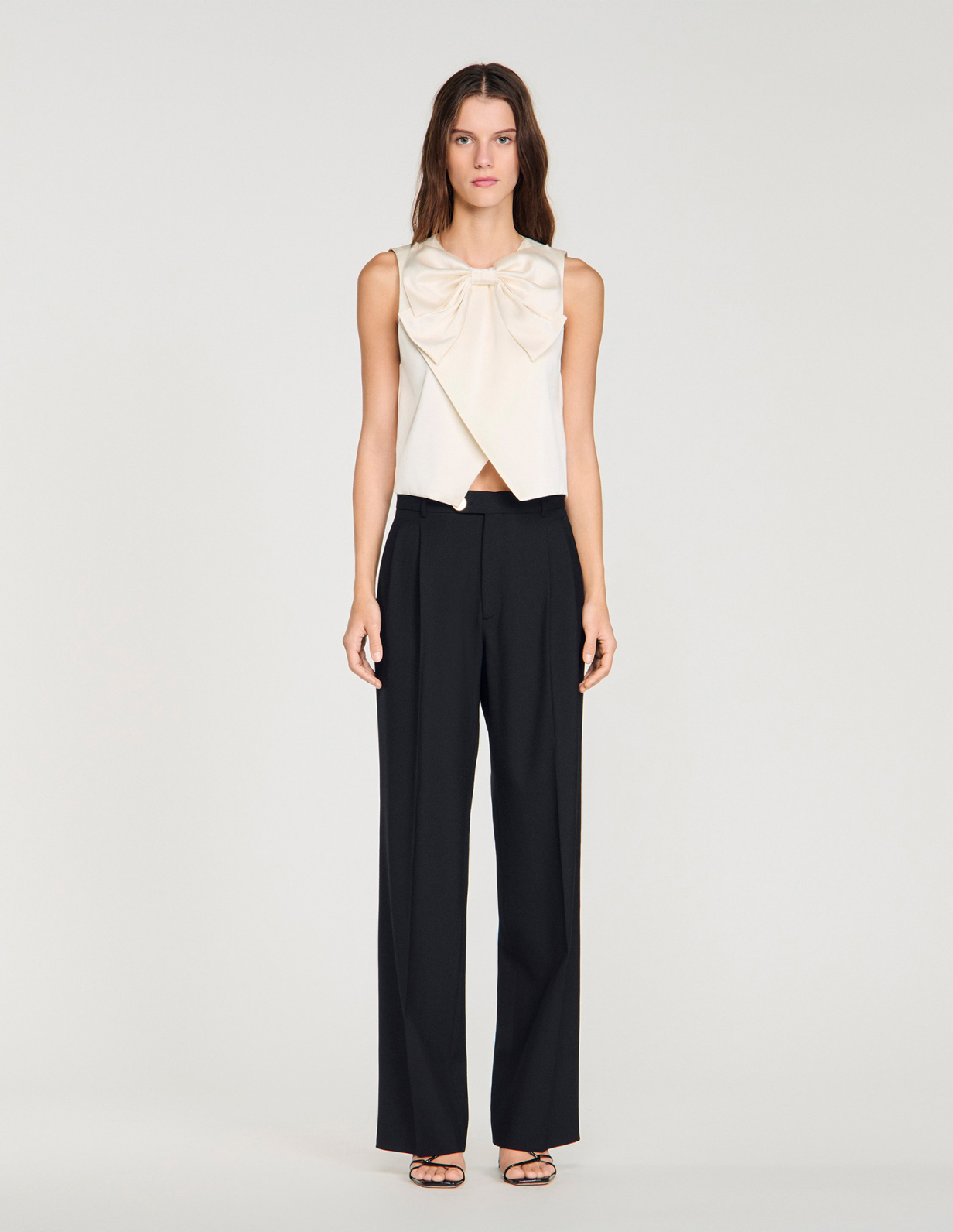 Жіночі класичні брюки зі складками_2