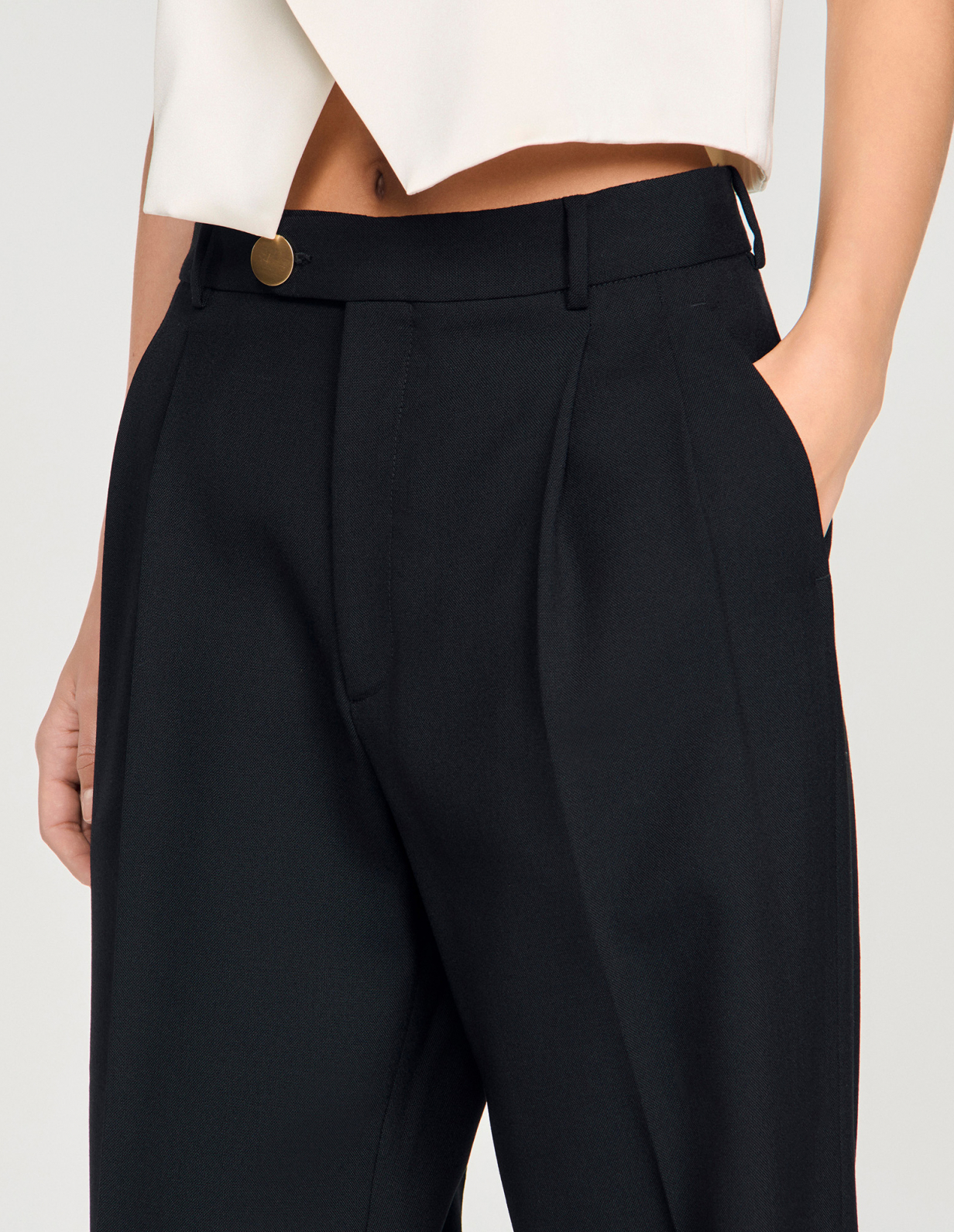 Жіночі класичні брюки зі складками_3