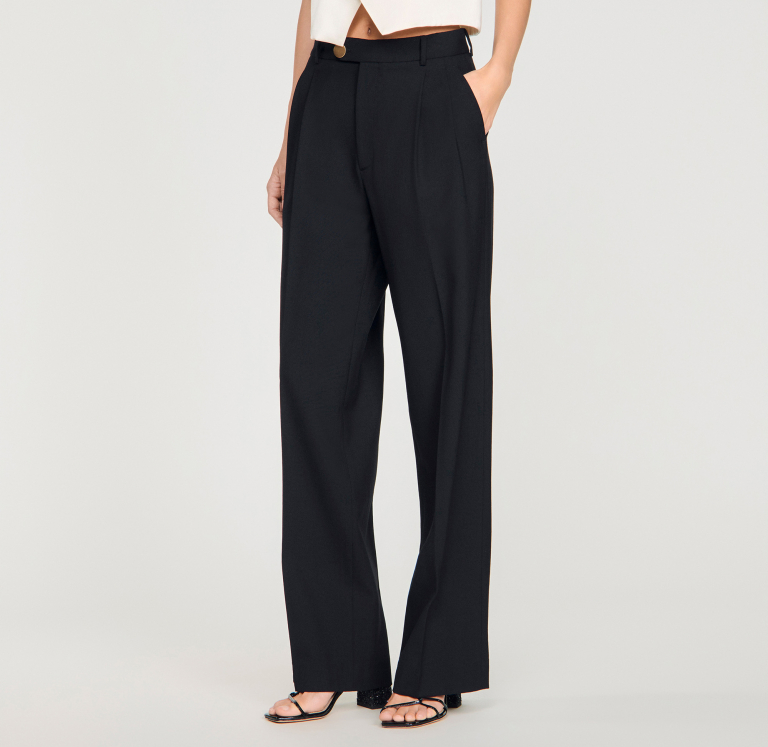 Жіночі класичні брюки зі складками