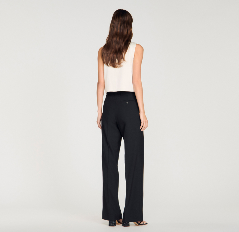 Жіночі класичні брюки зі складками