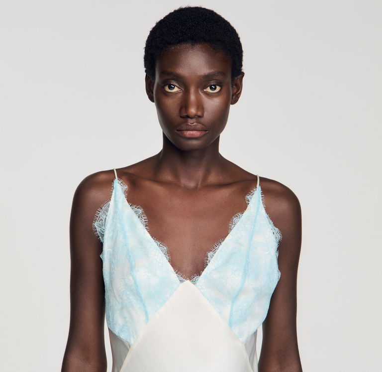 Женское длинное платье в стиле нижнего белья