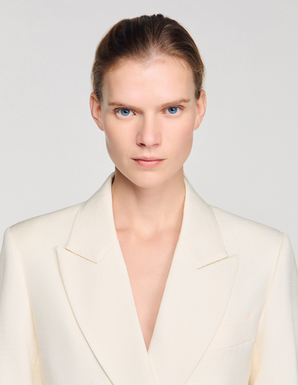 Жіночий двобортний приталений жакет_3