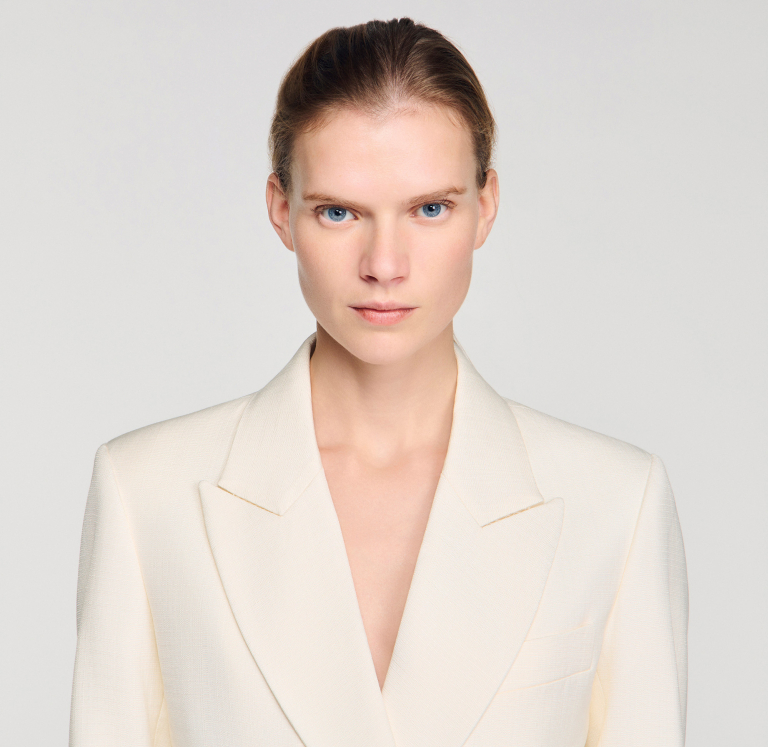 Жіночий двобортний приталений жакет