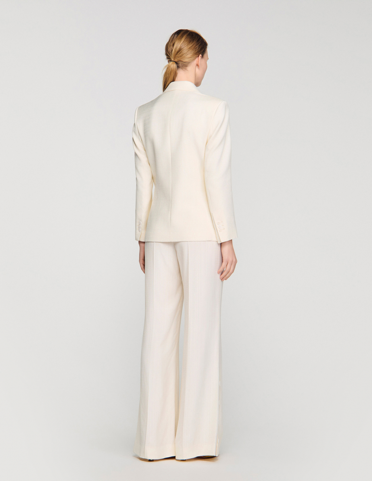 Жіночий двобортний приталений жакет_5