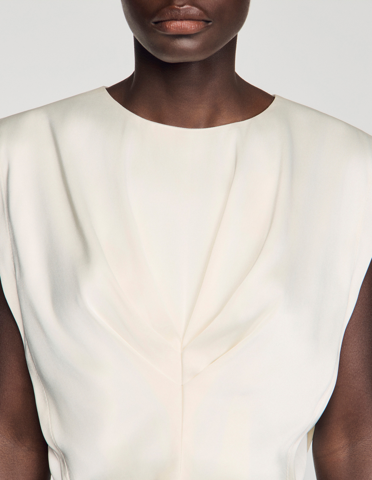 Жіночий атласний укорочений топ зі складками_3