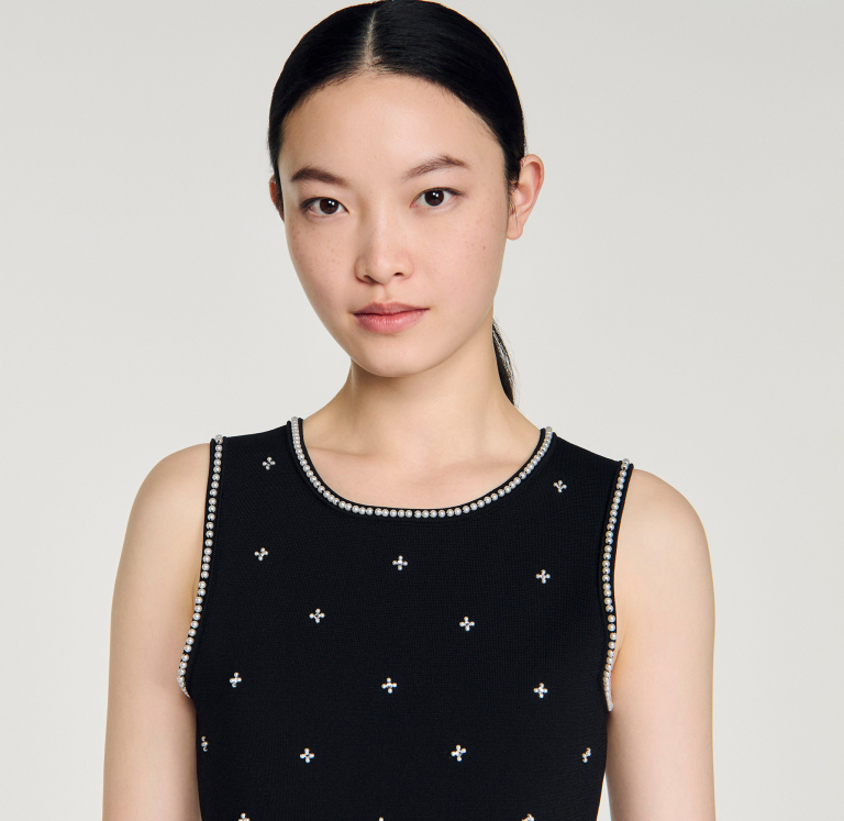 Женское длинное платье с цветочным декором