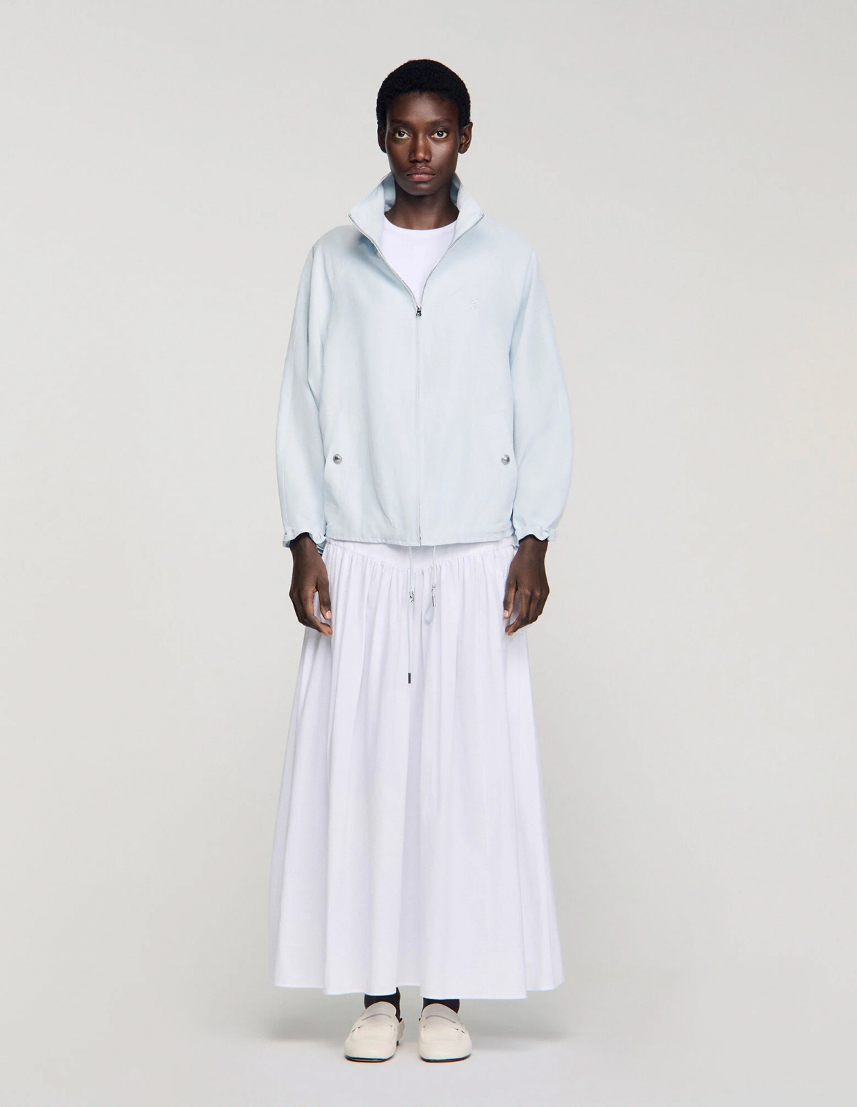 Женская куртка свободного кроя с воротником стойкой_2