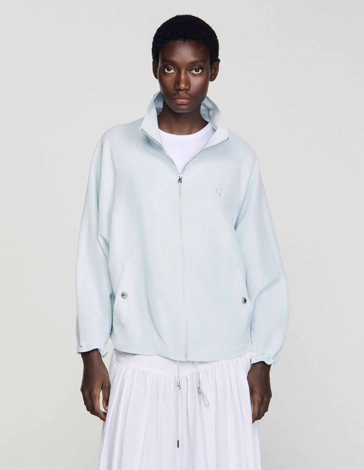 Женская куртка свободного кроя с воротником стойкой_4