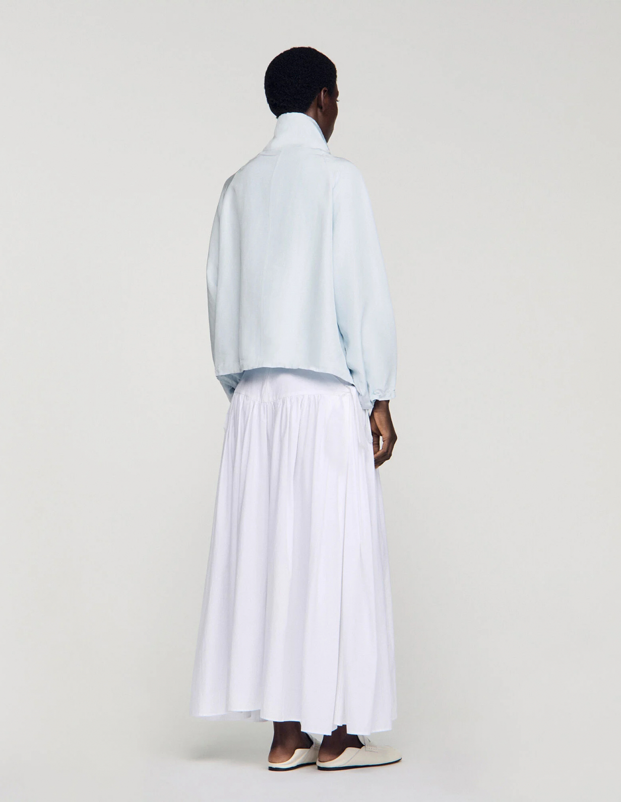 Женская куртка свободного кроя с воротником стойкой_5