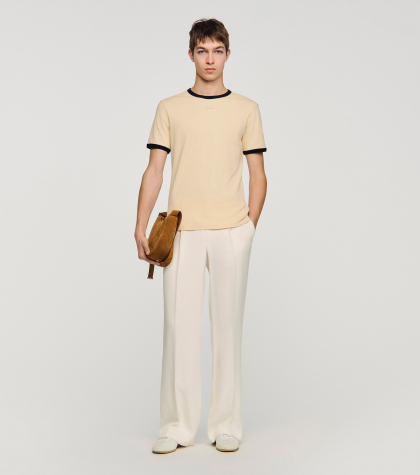 Чоловіча бежева футболка з контрастною окантовкою