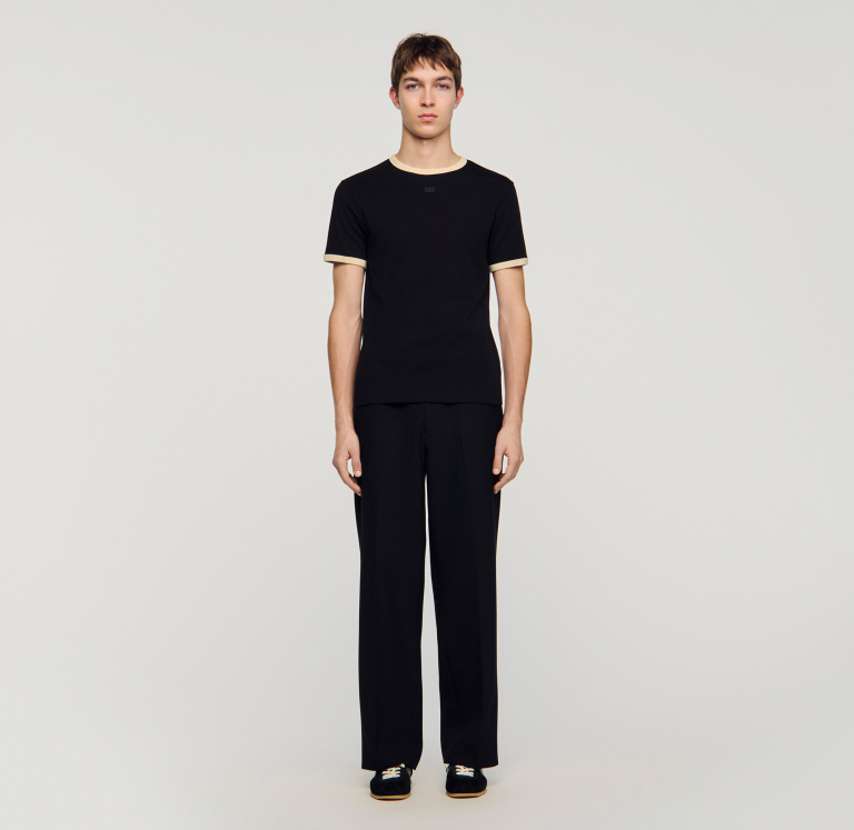 Чоловіча чорна футболка з контрастною окантовкою