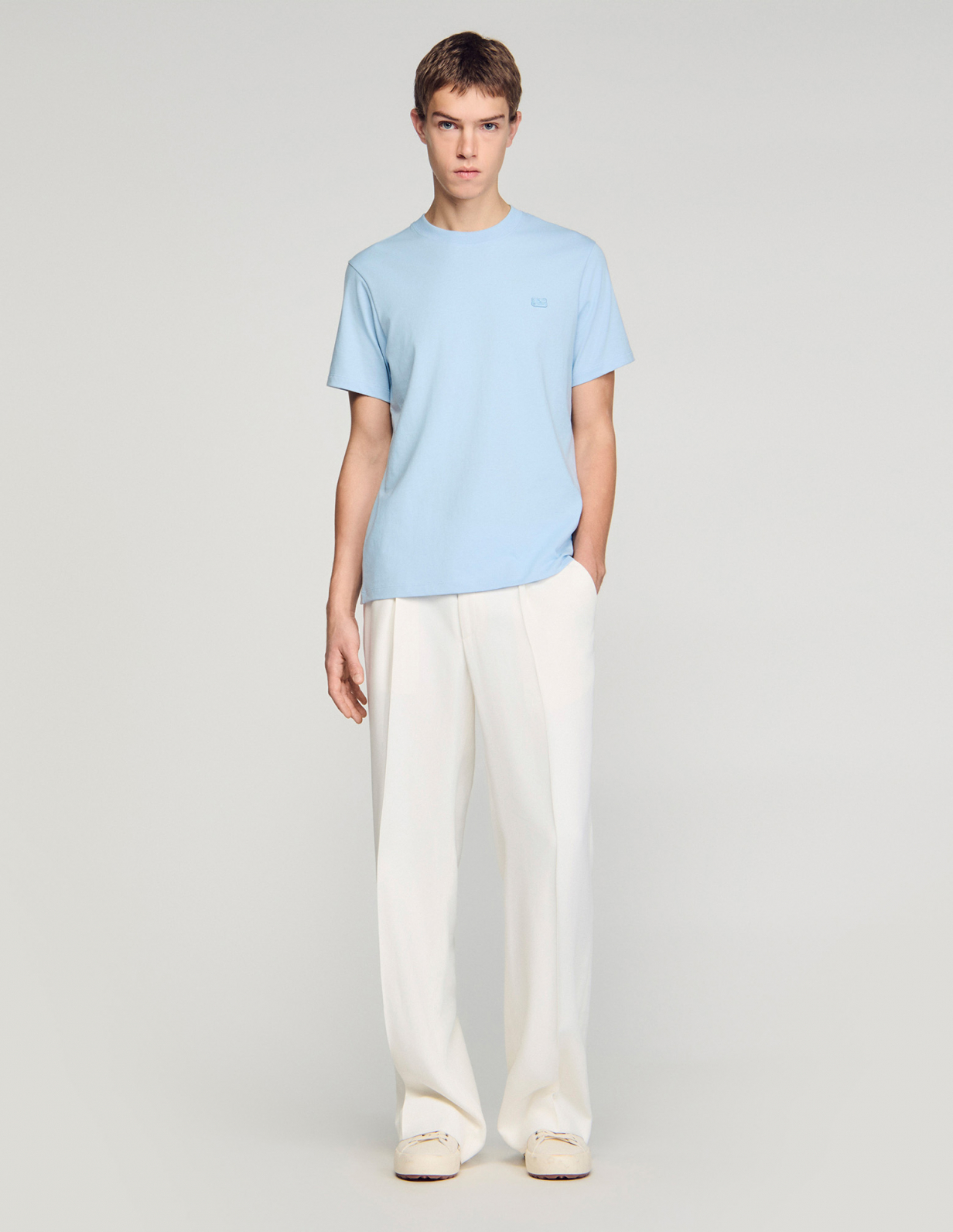 Чоловіча блакитна футболка з нашивкою-логотипом_1