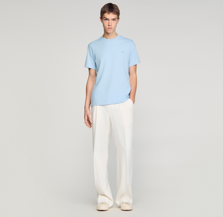 Чоловіча блакитна футболка з нашивкою-логотипом