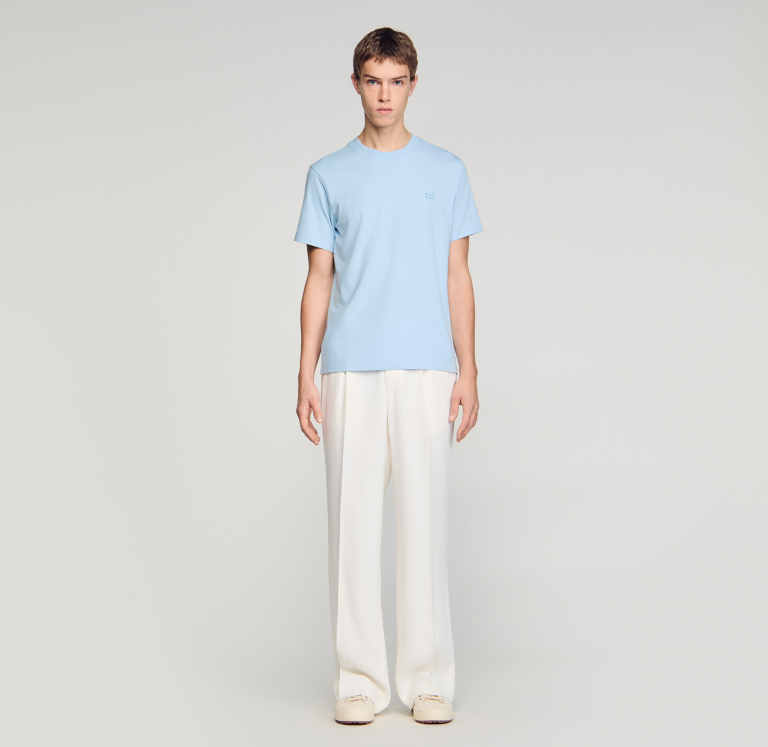 Чоловіча блакитна футболка з нашивкою-логотипом