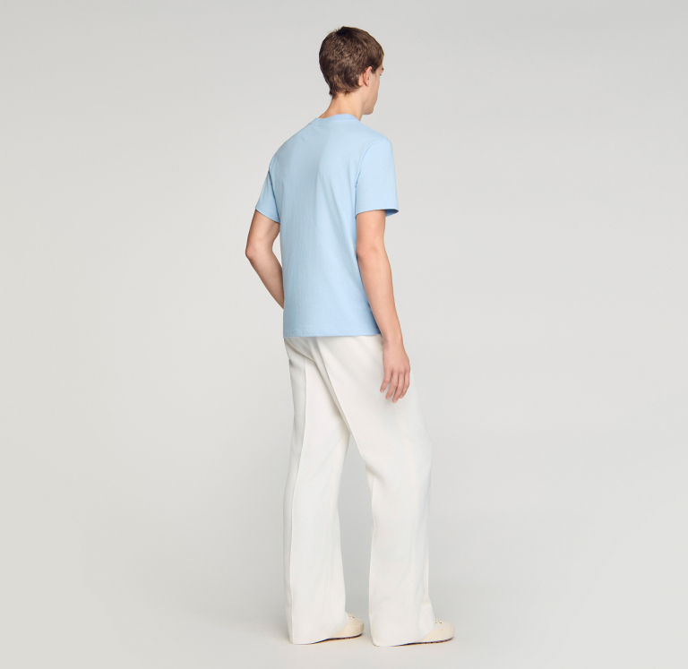 Чоловіча блакитна футболка з нашивкою-логотипом