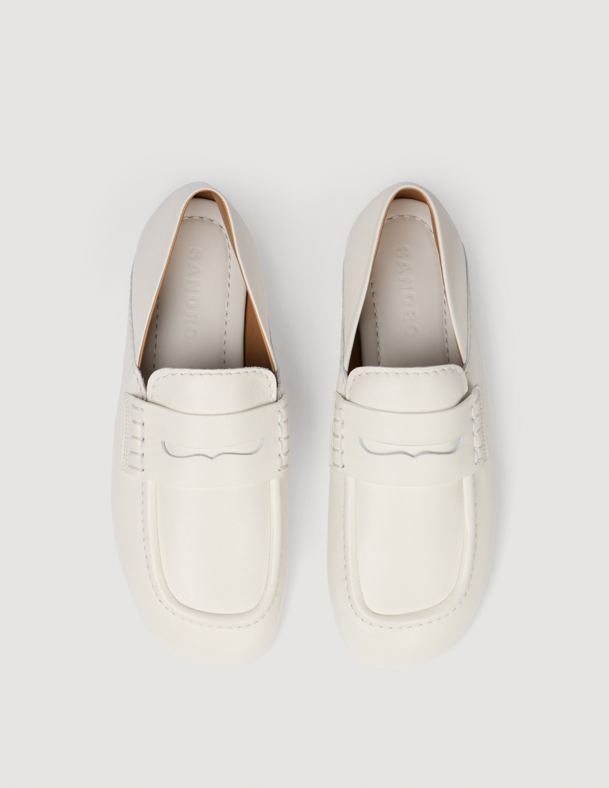 Женские белые кожаные мокасины_3