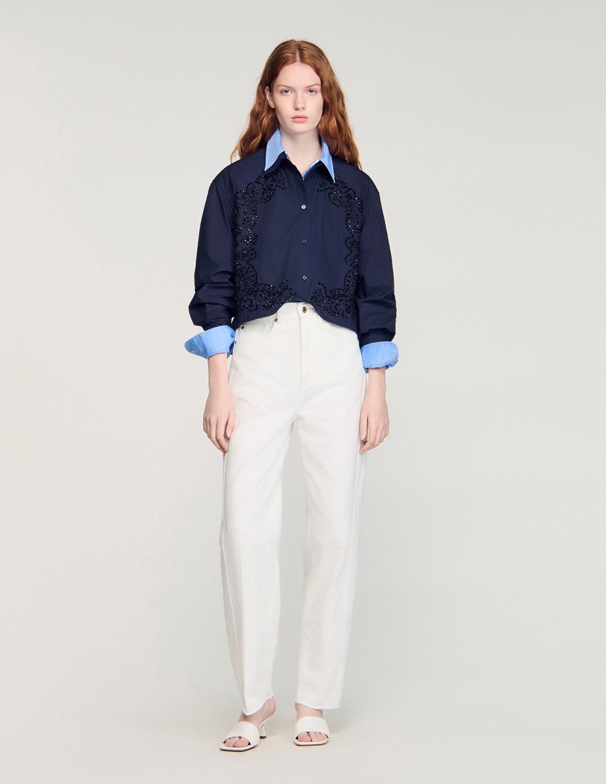 Жіноча синя сорочка з квітковою вишивкою_1