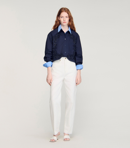 Жіноча синя сорочка з квітковою вишивкою