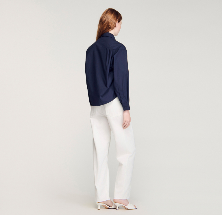 Жіноча синя сорочка з квітковою вишивкою