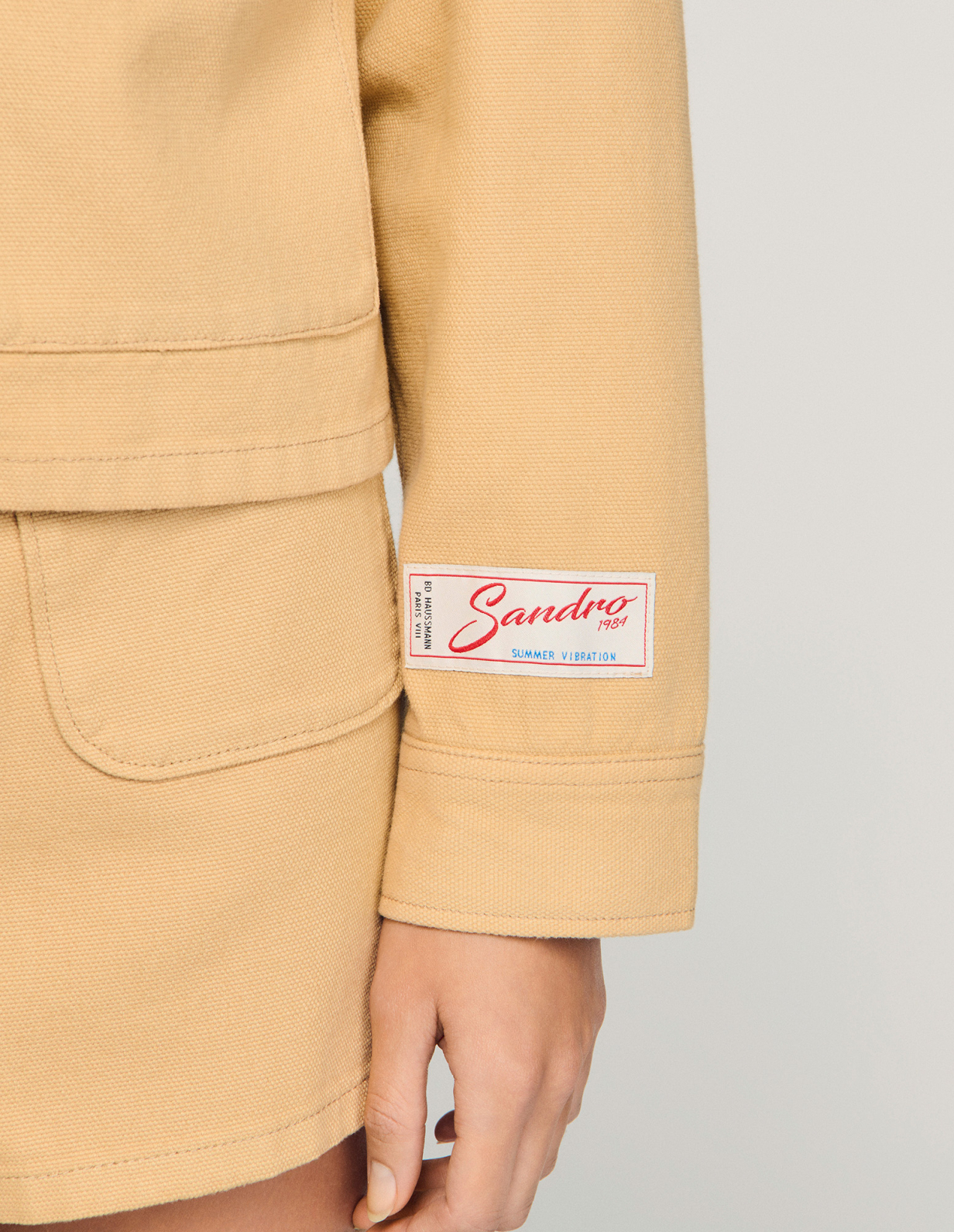 Женская бежевая джинсовая куртка_3