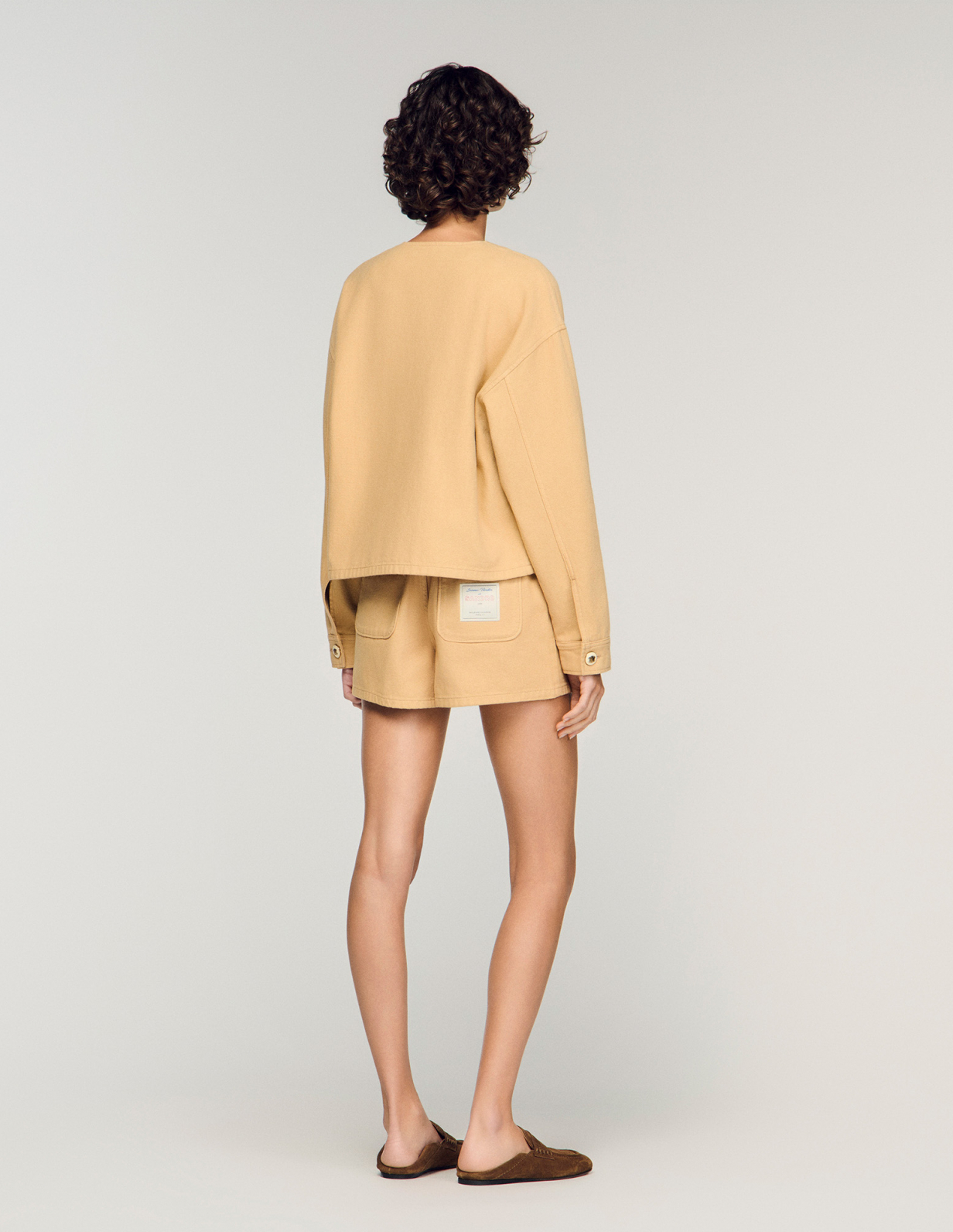 Женская бежевая джинсовая куртка_5