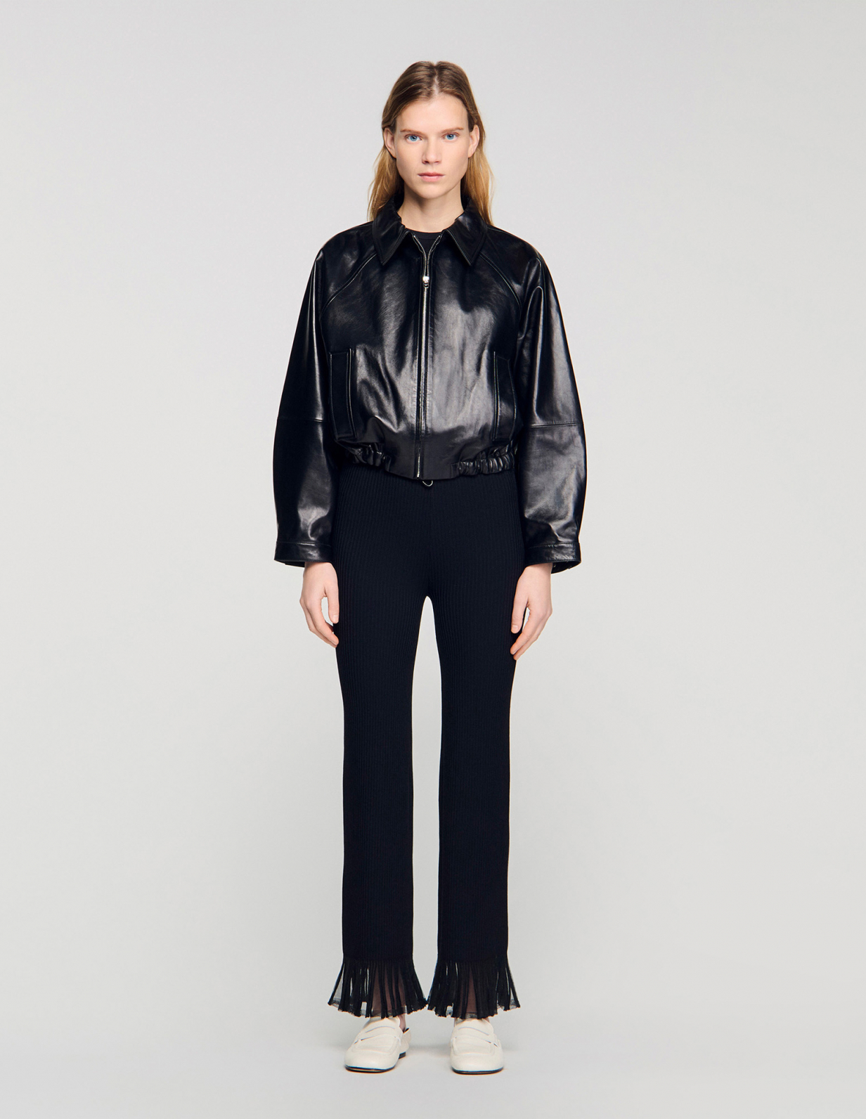 Жіноча чорна шкіряна куртка_2