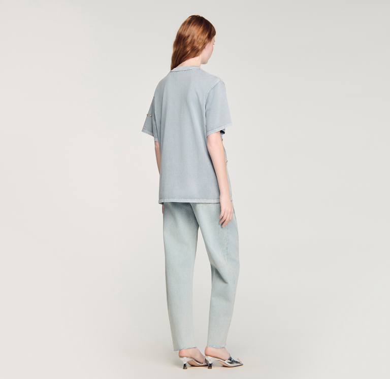 Жіноча сіра футболка зі стразами