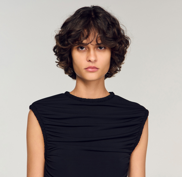 Жіноча чорна сукня-максі з драпіруванням