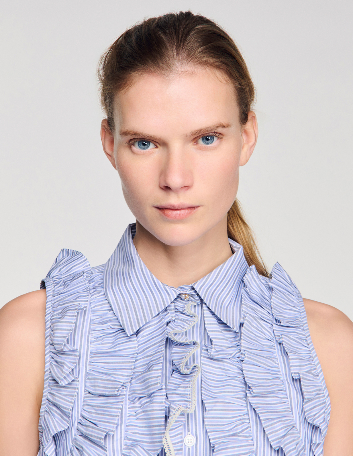 Женская полосатая рубашка с оборками_3