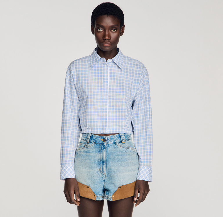 Женская короткая клетчатая рубашка