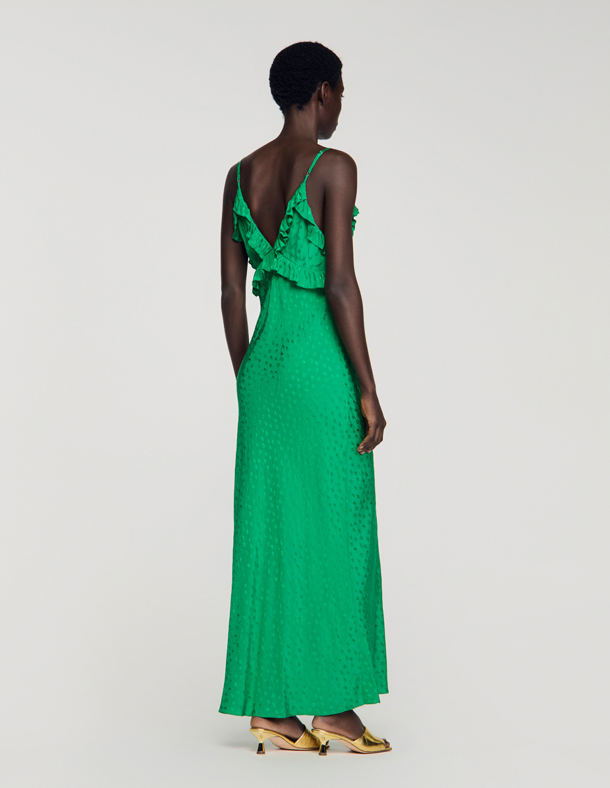 Жіноча зелена довга сукня з оборками_5
