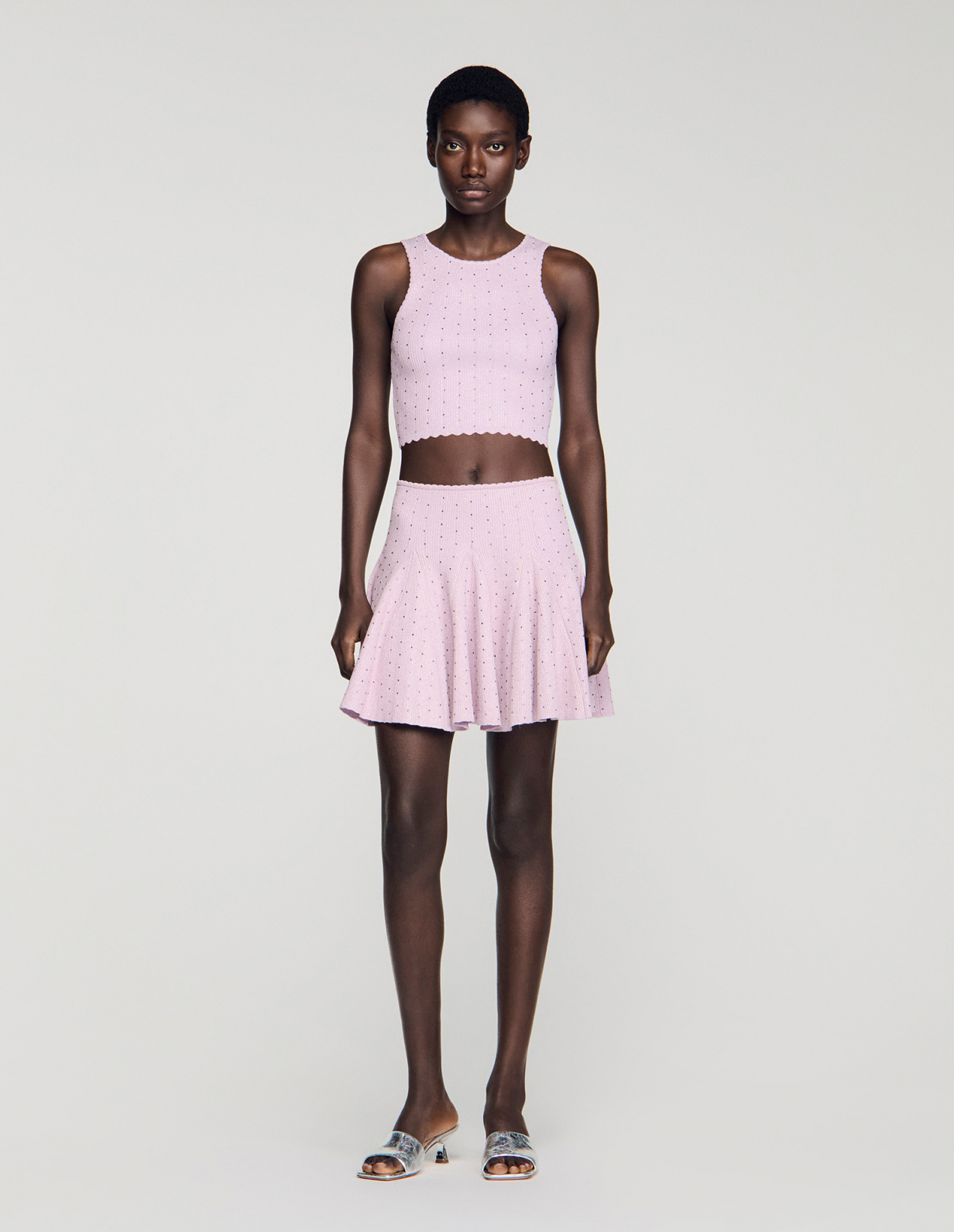 Женская короткая вязаная юбка, украшенная стразами_1