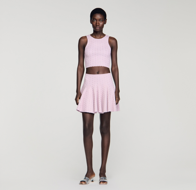 Женская короткая вязаная юбка, украшенная стразами