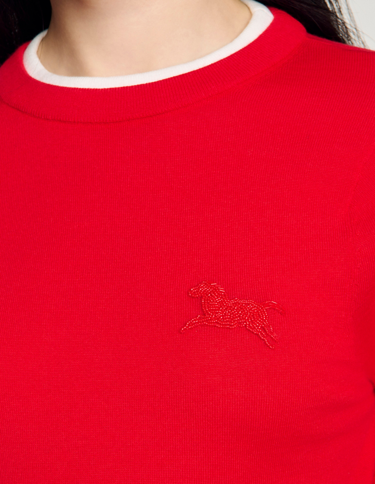 Женский джемпер с контрастным воротником_3