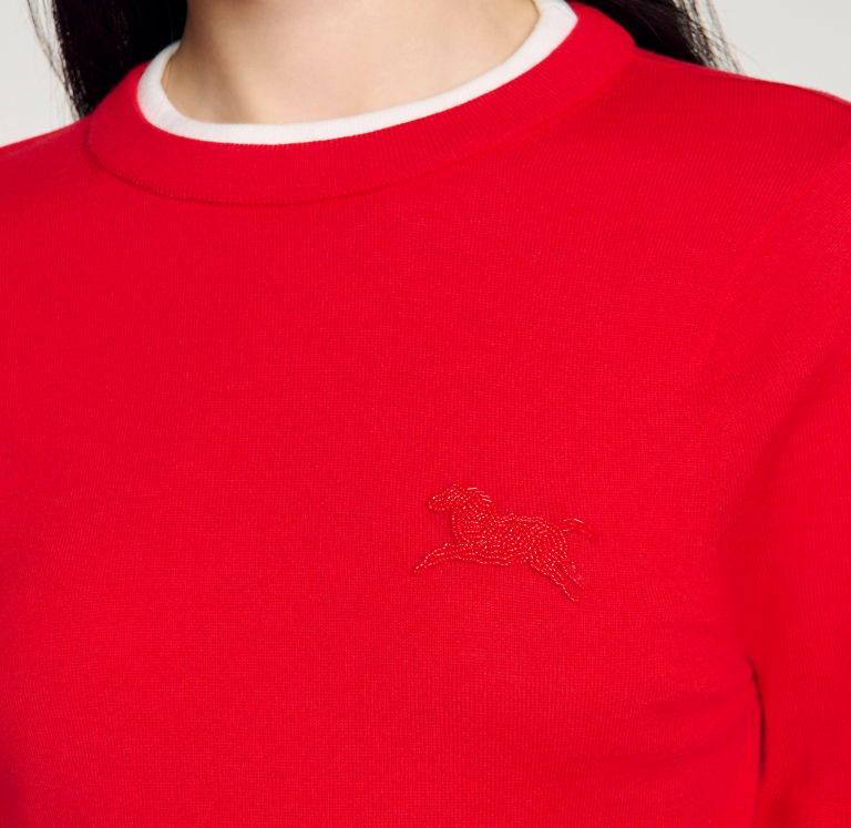 Женский джемпер с контрастным воротником