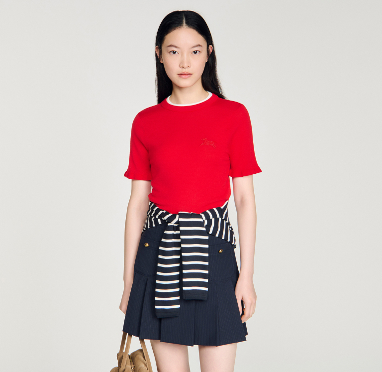 Женский джемпер с контрастным воротником