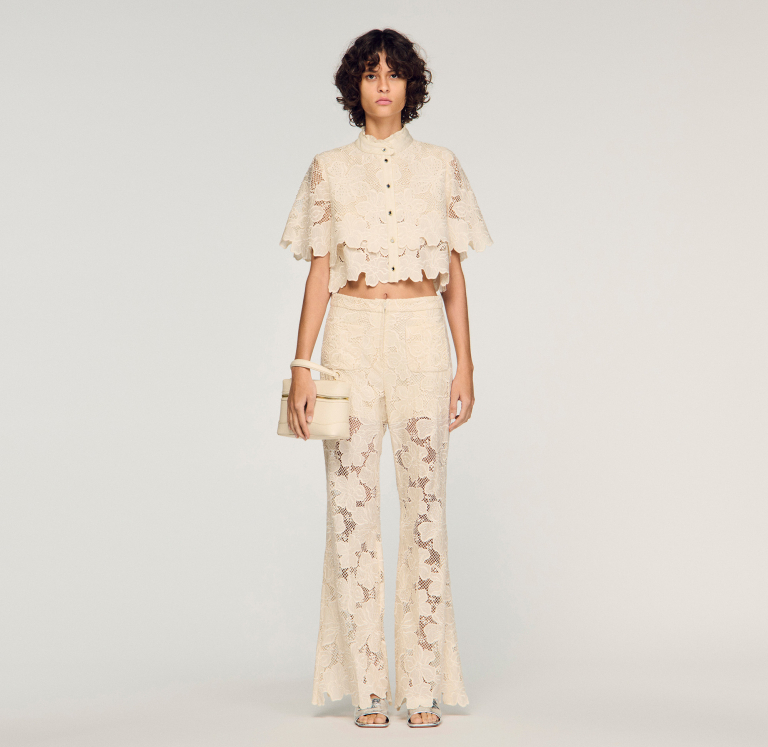 Жіноча сорочка з квітковим гіпюровим мереживом